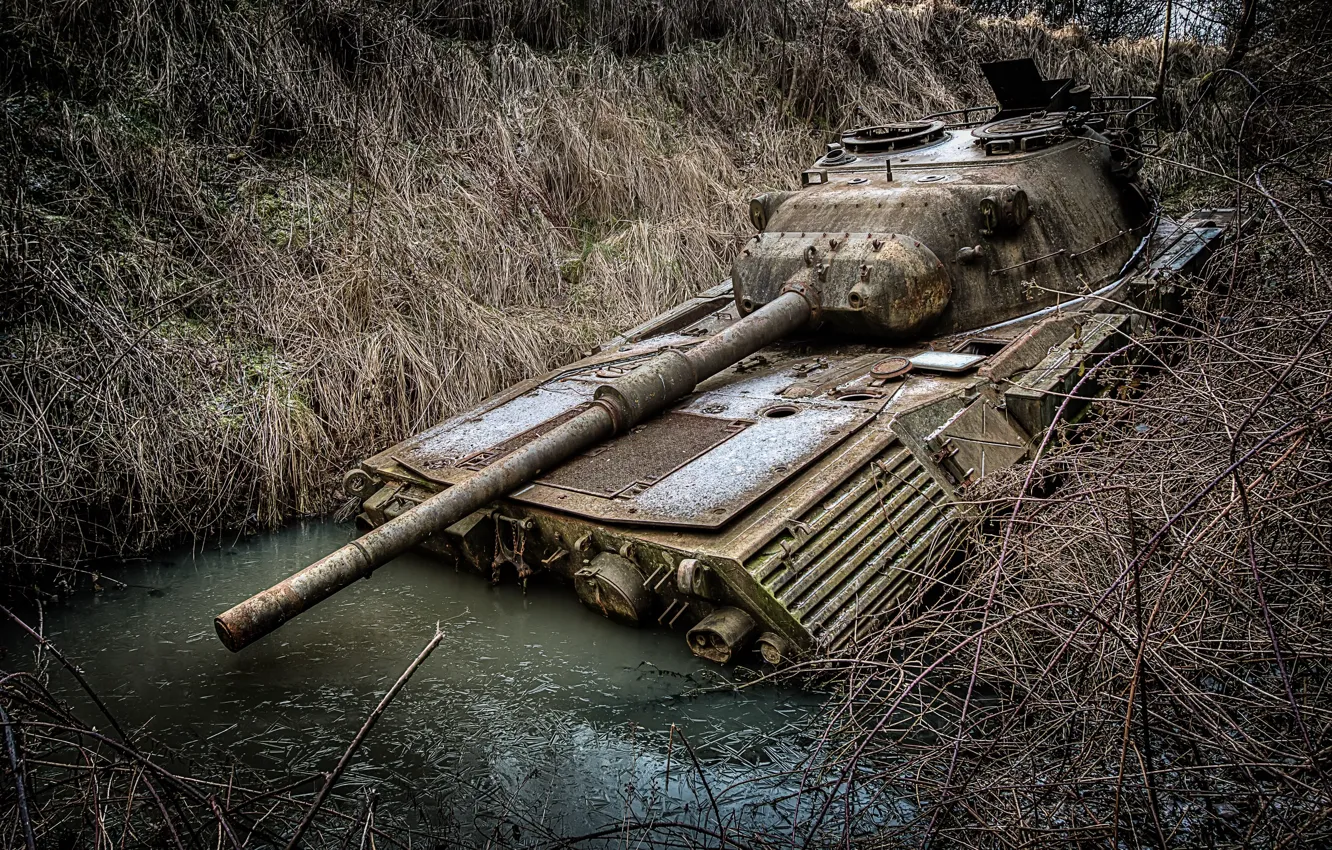 Photo wallpaper army, puddle, tank