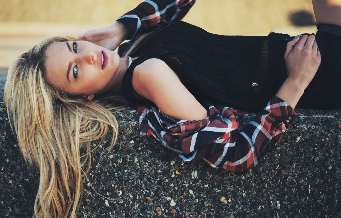 Photo wallpaper girl, pose, blonde, lies