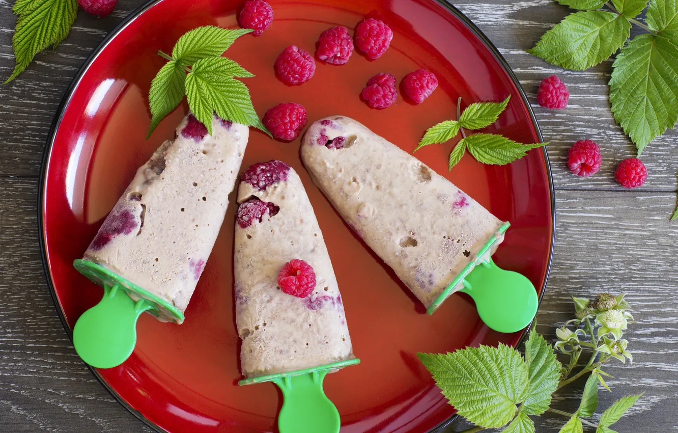 Photo wallpaper raspberry, foliage, raspberry ice cream