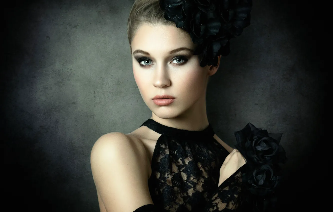 Photo wallpaper look, portrait, makeup, sponge, retouching, art photo