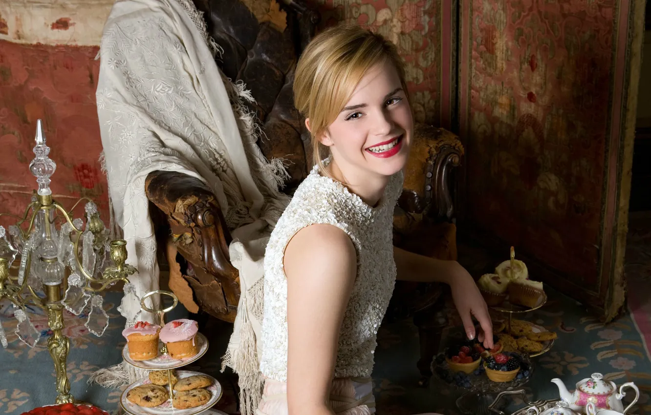 Photo wallpaper smile, actress, sweets, Emma Watson, Antiques