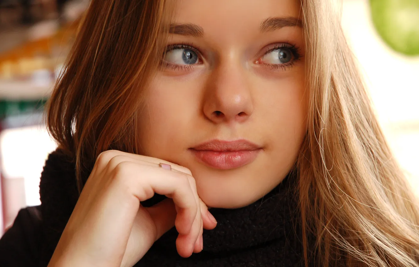 Photo wallpaper girl, face, model, hair, hands, lips, looks, Milena D