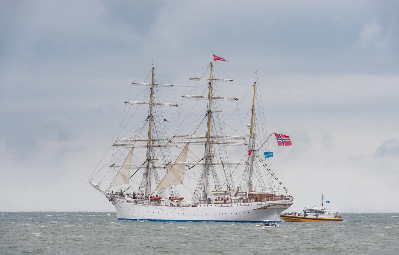 Photo wallpaper the ocean, ship, sailboat, flag