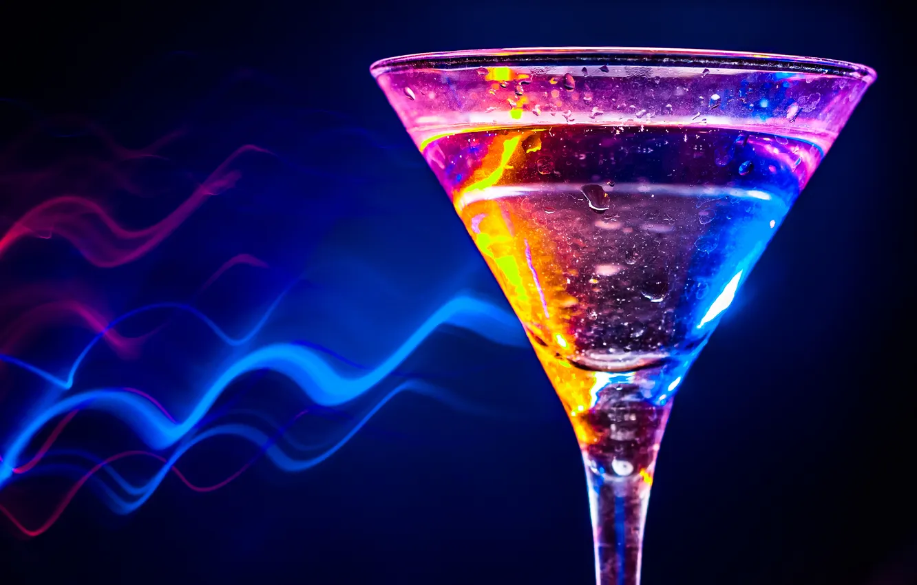 Photo wallpaper glass, cocktail, purple background