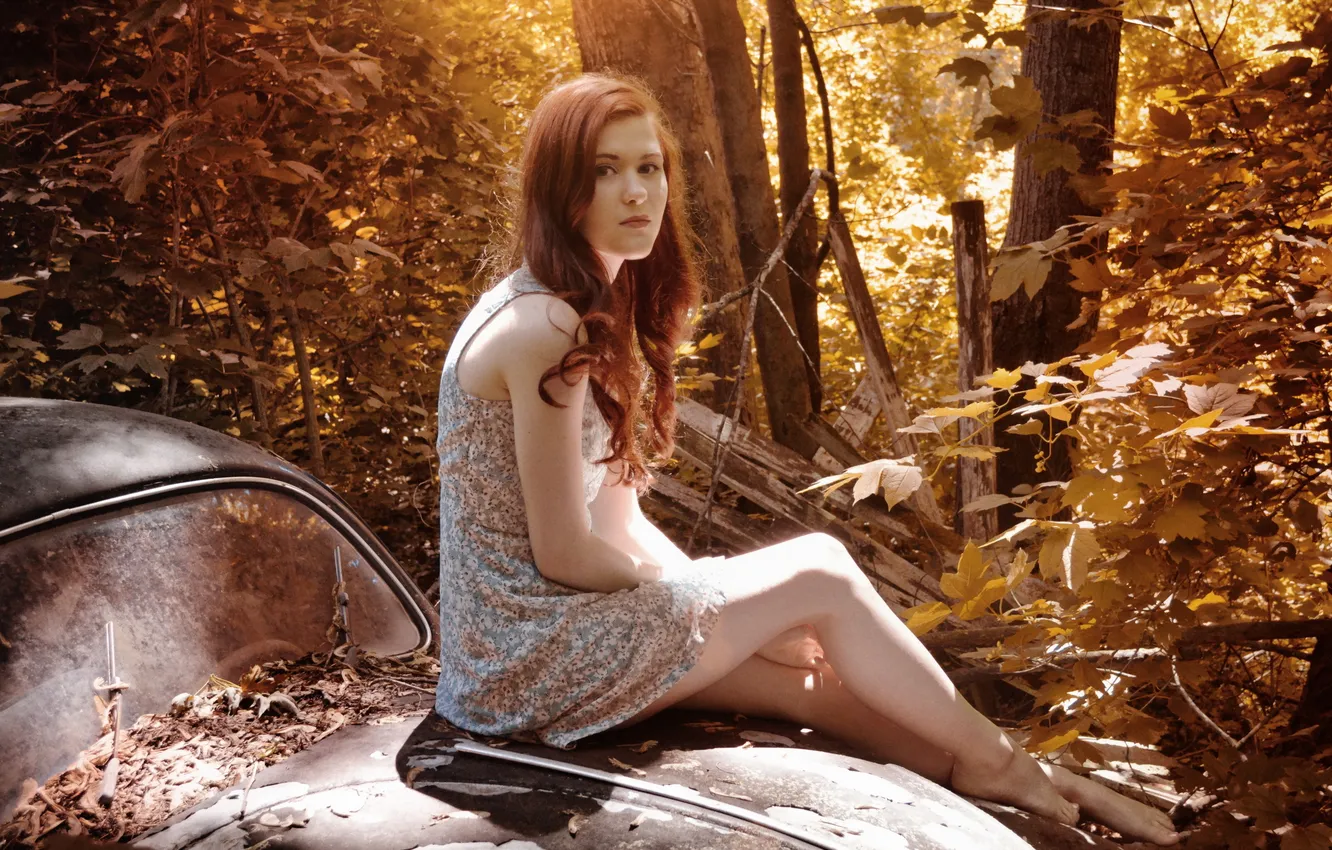 Photo wallpaper machine, autumn, girl