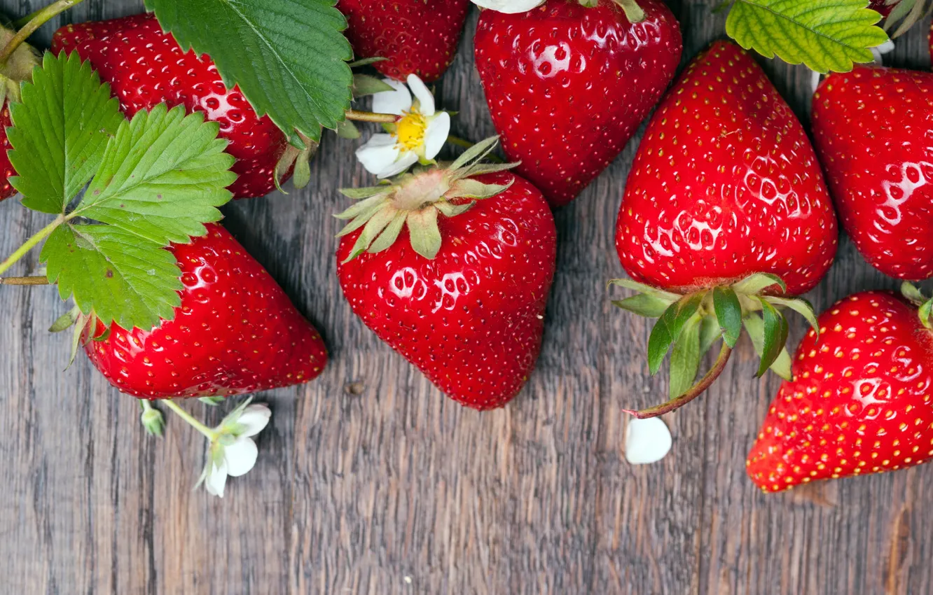 Photo wallpaper berries, strawberry, wood, strawberry, fresh berries
