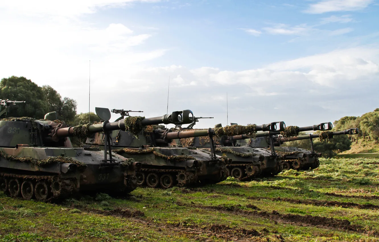 Photo wallpaper field, installation, self-propelled, artillery, (SAU), M109