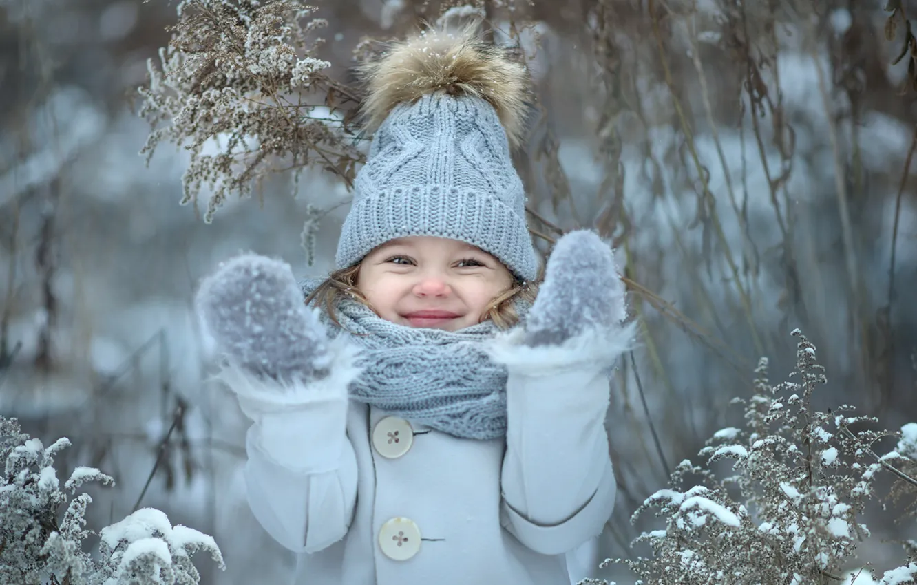 Photo wallpaper winter, happiness, smile, hat, girl, mittens