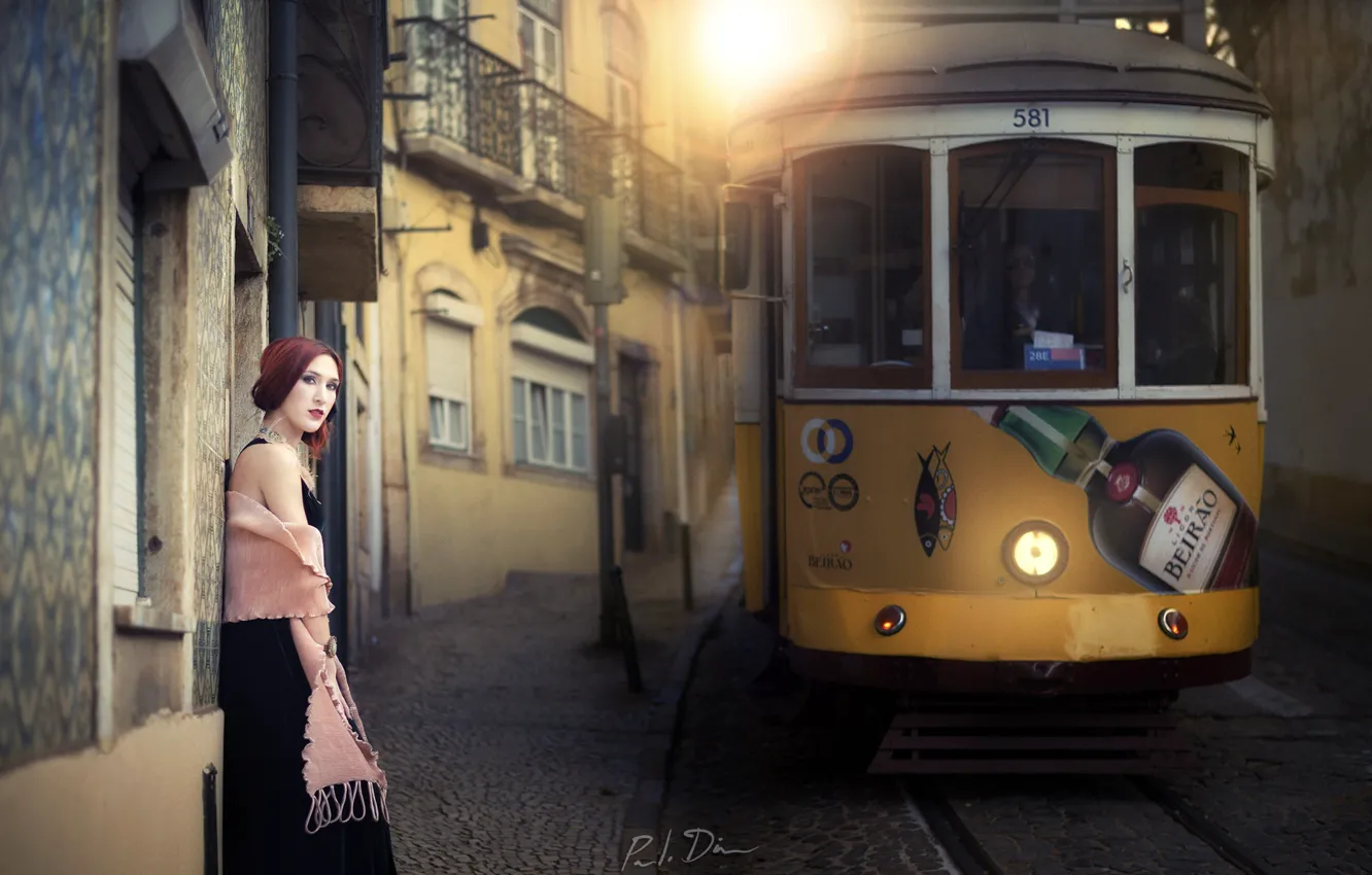 Photo wallpaper girl, the city, tram