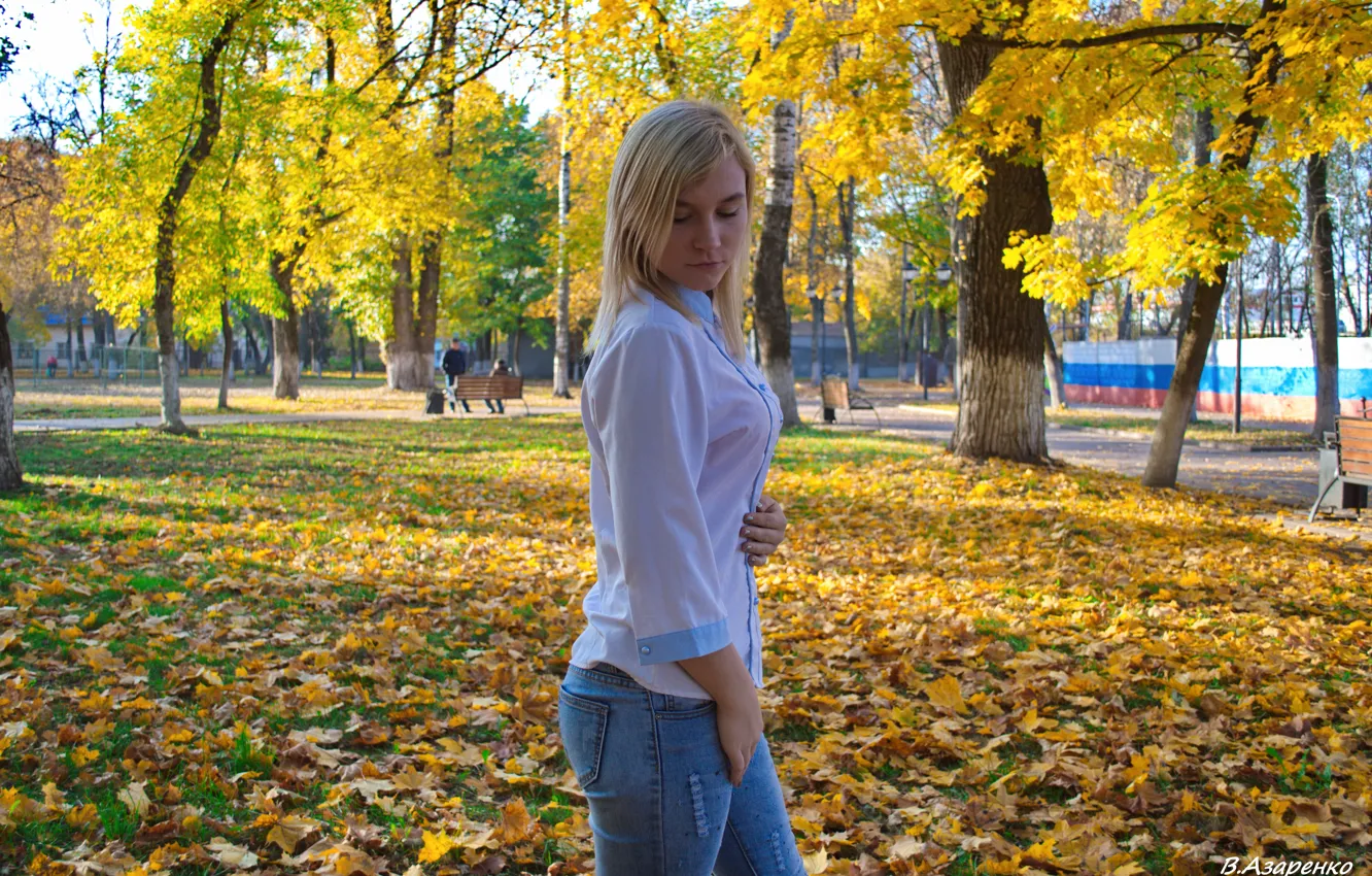 Photo wallpaper autumn, ass, chest, leaves, girl, trees, nature, pose