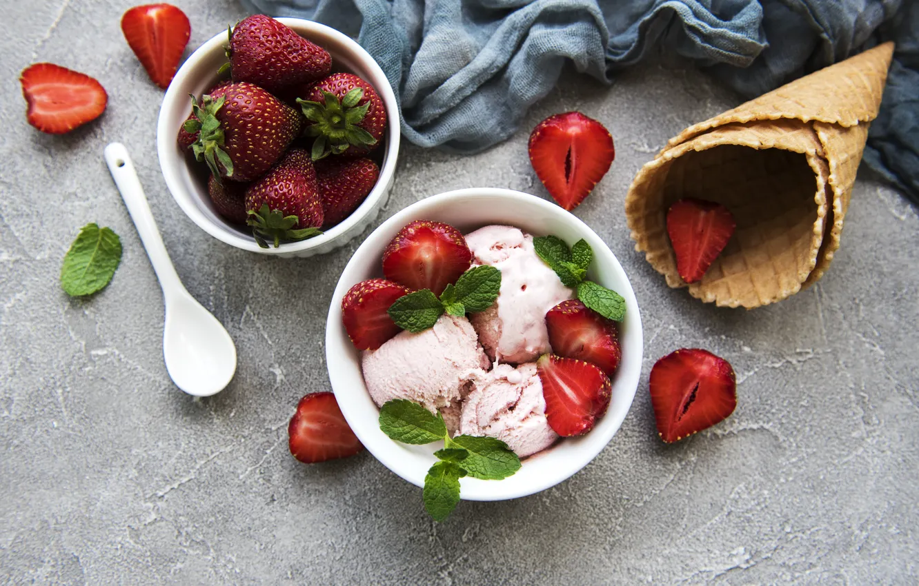 Photo wallpaper ice cream, horn, strawberry, waffle, Olena Rudo