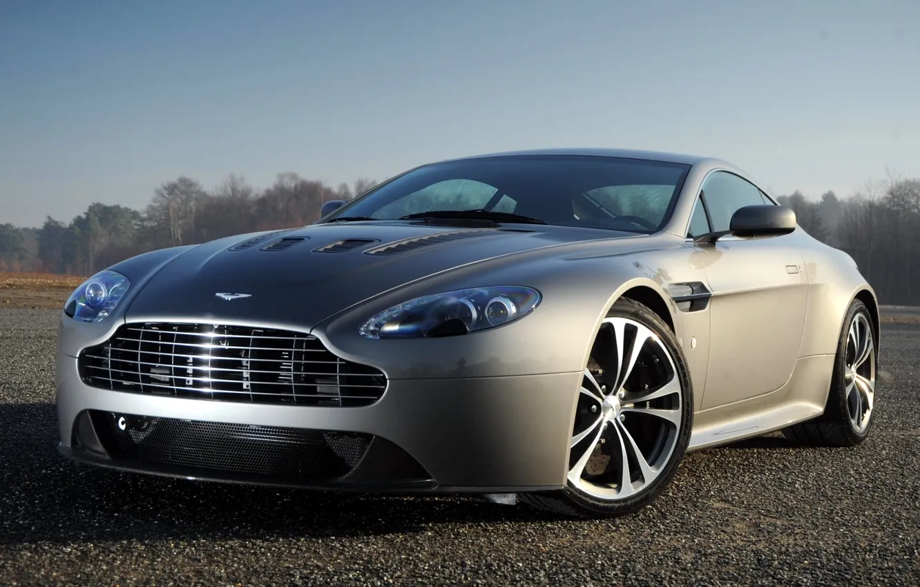 Photo wallpaper Aston Martin, Vantage, Aston Martin, V12, the front, Vantazh