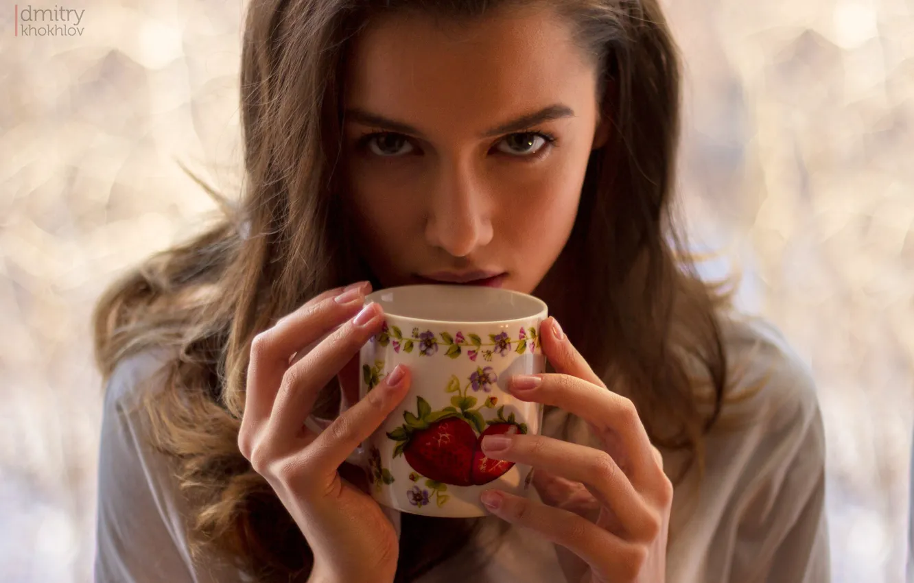 Photo wallpaper look, close-up, pose, model, portrait, hands, makeup, hairstyle