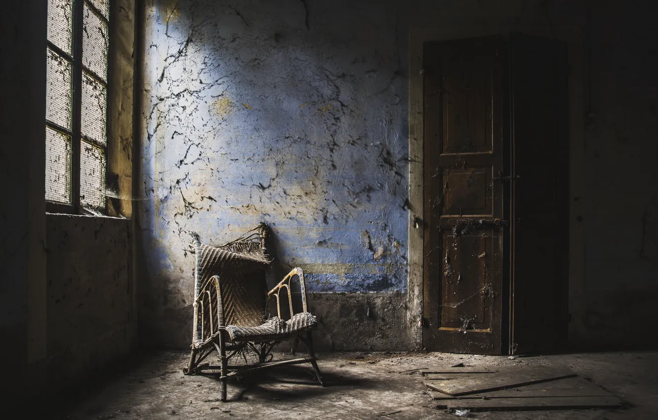 Photo wallpaper chair, the door, window