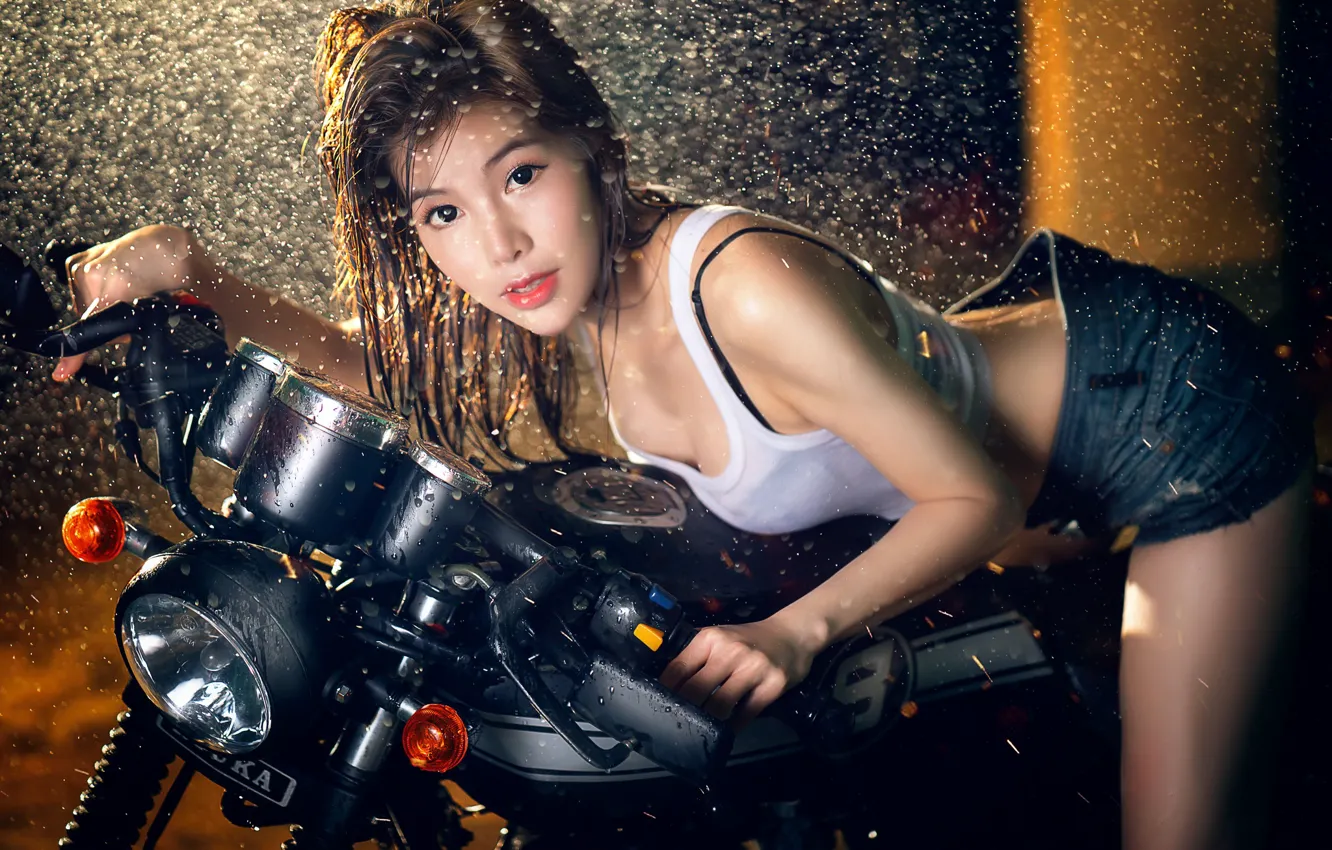 Photo wallpaper look, pose, rain, shorts, motorcycle, Asian