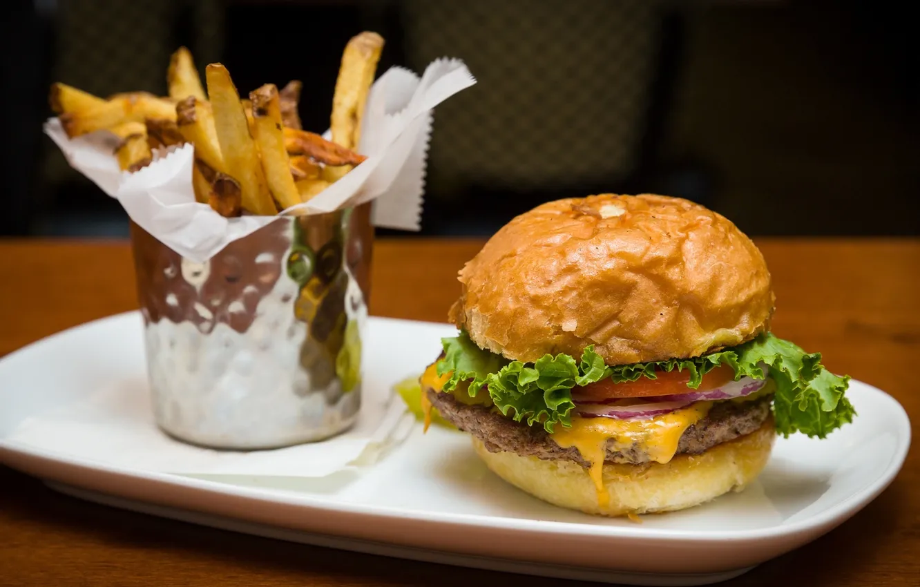 Photo wallpaper tomatoes, hamburger, salad, potatoes, free