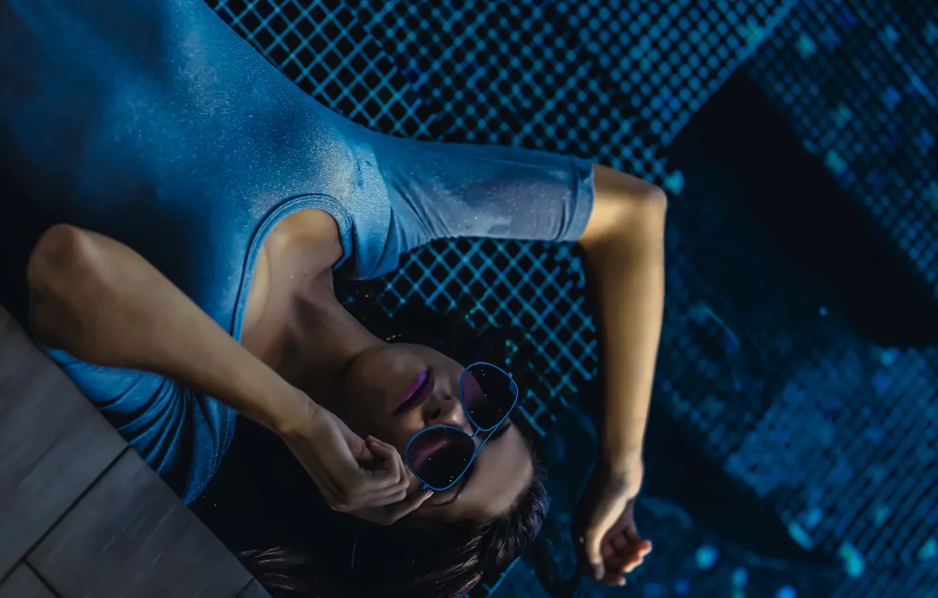 Photo wallpaper girl, pose, glasses