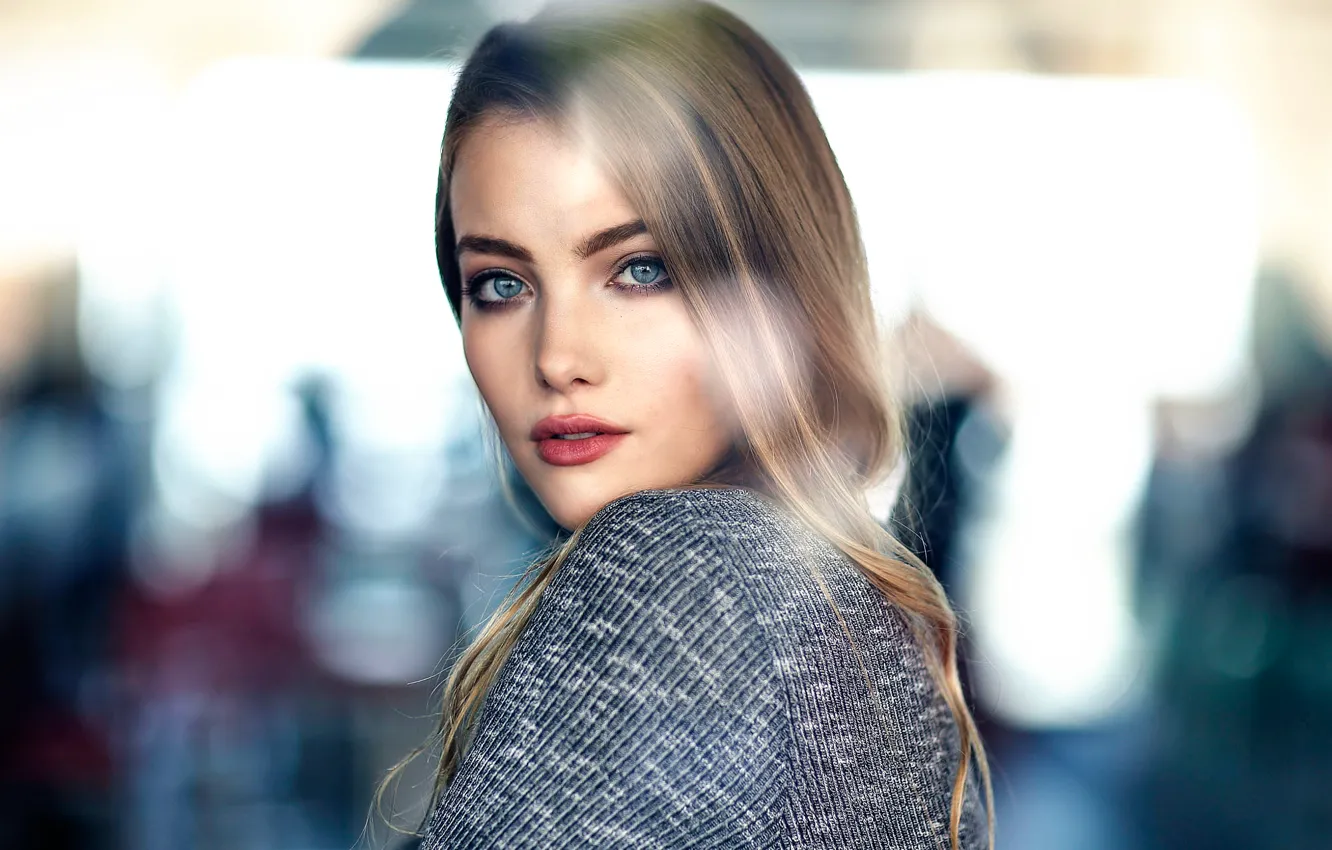 Photo wallpaper makeup, Alessandro Di Cicco, Behind the glass