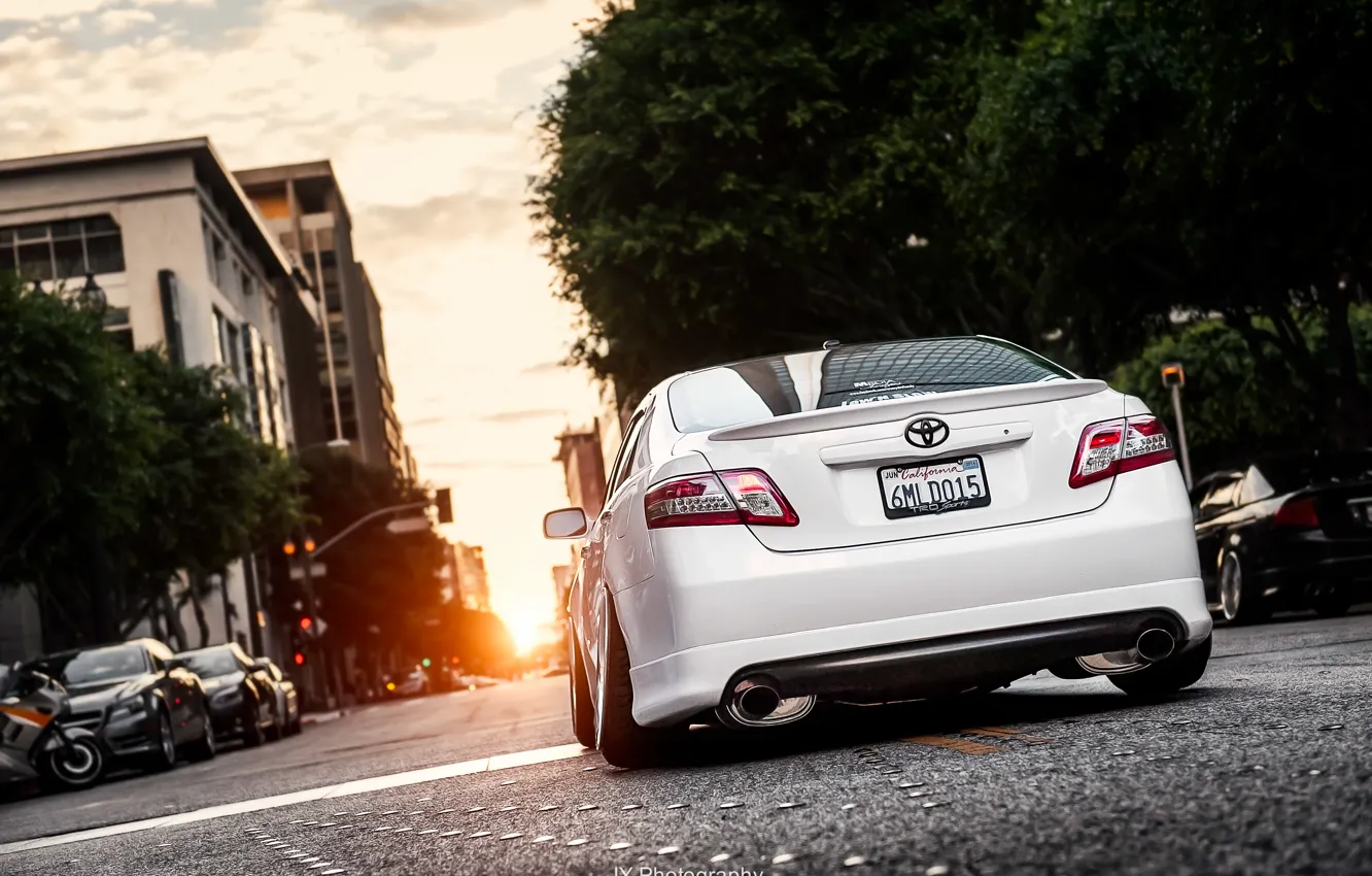 Photo wallpaper the city, white, white, toyota, Toyota, camry, Camry, stance