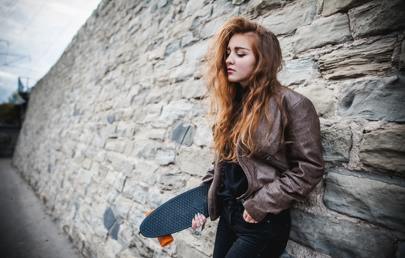 Photo wallpaper girl, face, hair, skate