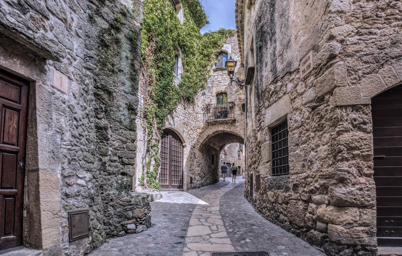 Photo wallpaper street, home, lantern, Spain, Catalonia, tourists, medieval village