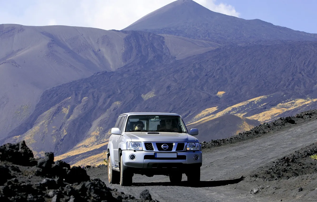 Photo wallpaper mountains, SUV, Nissan patrol