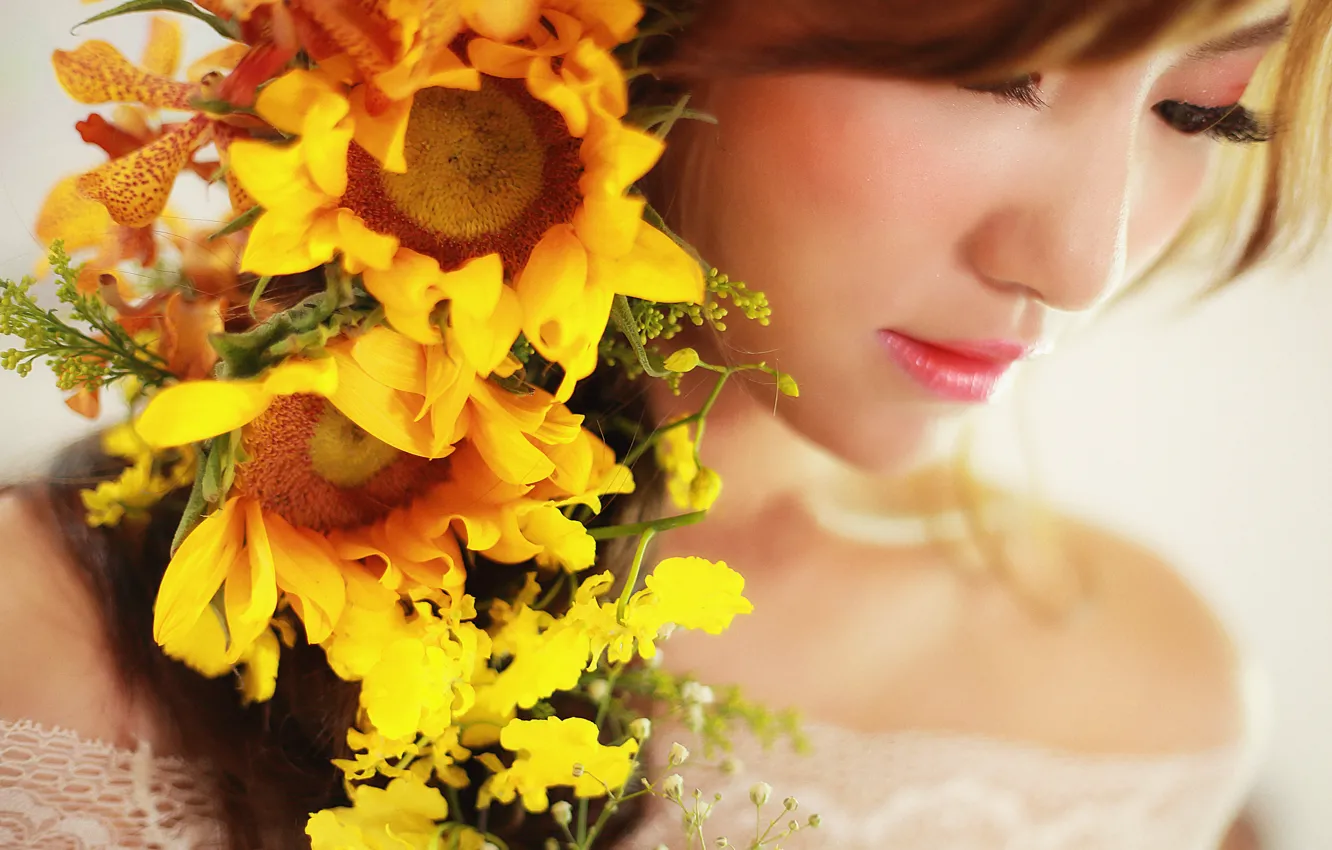 Photo wallpaper sunflowers, flowers, face, background, makeup, lipstick, Asian, beauty