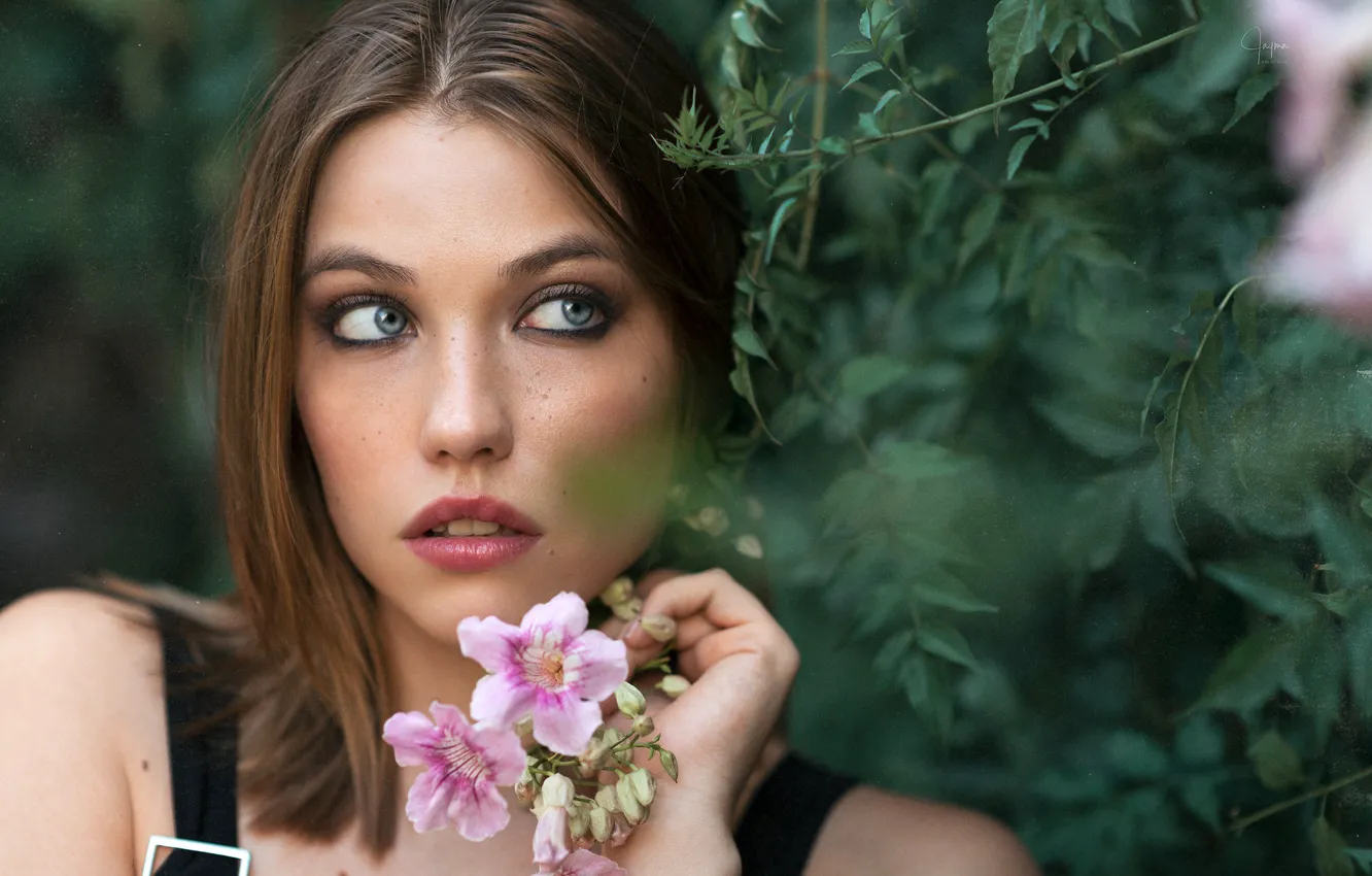 Photo wallpaper leaves, branches, model, portrait, makeup, hairstyle, brown hair, beauty