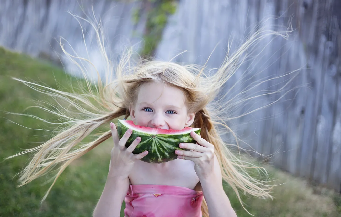Photo wallpaper hair, watermelon, girl