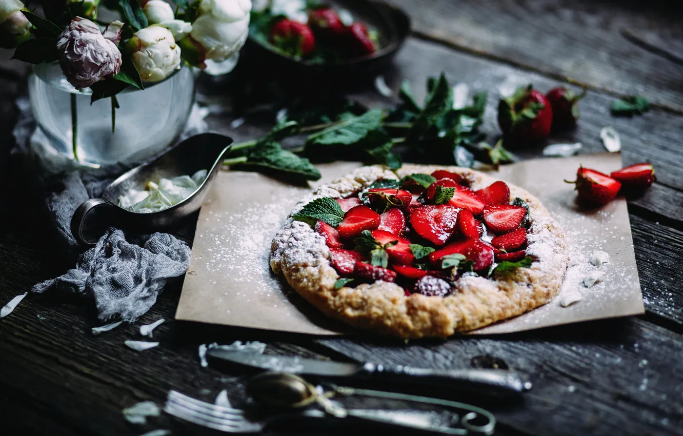 Photo wallpaper leaves, flowers, berries, table, Board, bouquet, petals, strawberry