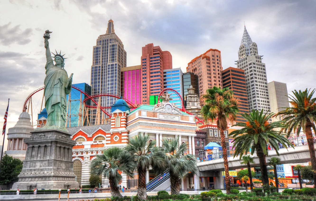 Photo wallpaper the sky, freedom, palm trees, the game, statue, New York, the excitement, Las Vegas