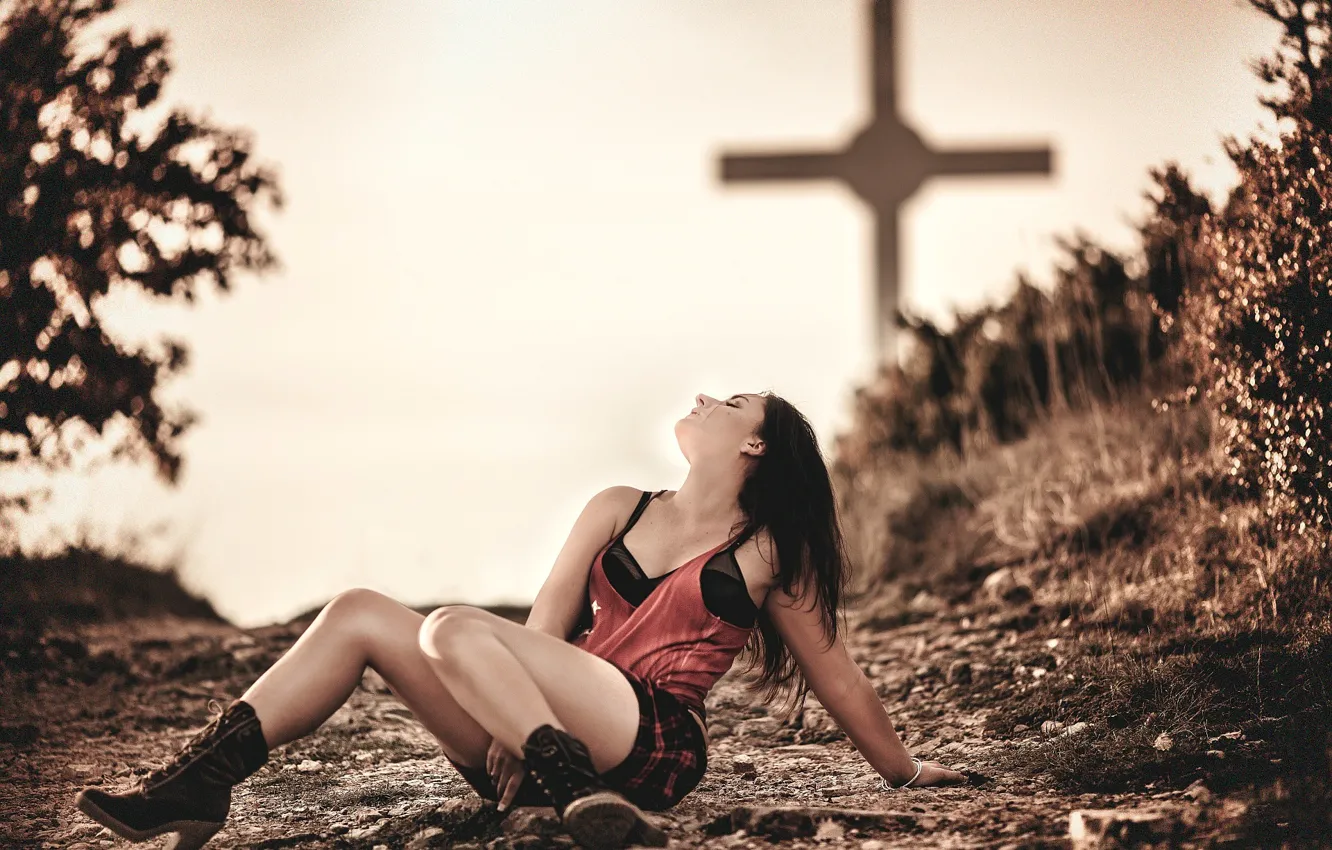 Photo wallpaper cross, neckline, legs, Alexandra, Laurent KC