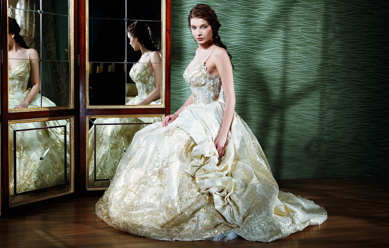 Photo wallpaper girl, mirror, the bride