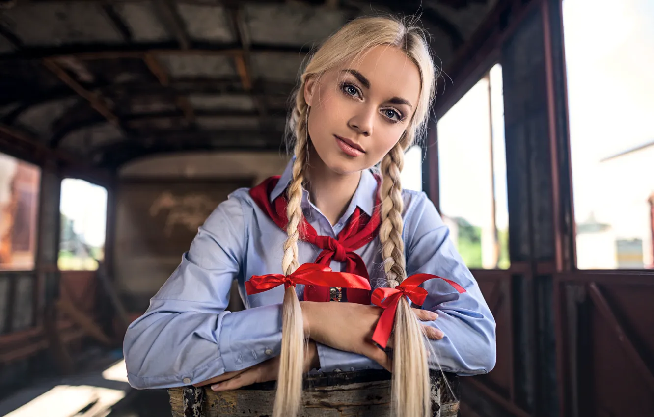 Photo wallpaper look, girl, pose, model, portrait, hands, makeup, hairstyle