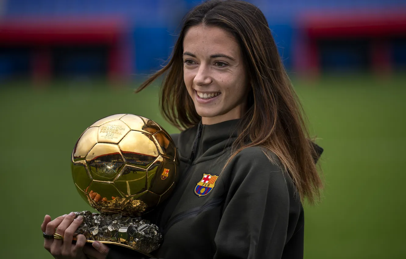 Photo wallpaper football, Barcelona, Golden ball, Aitana Bonmati, Aitana Bonmati