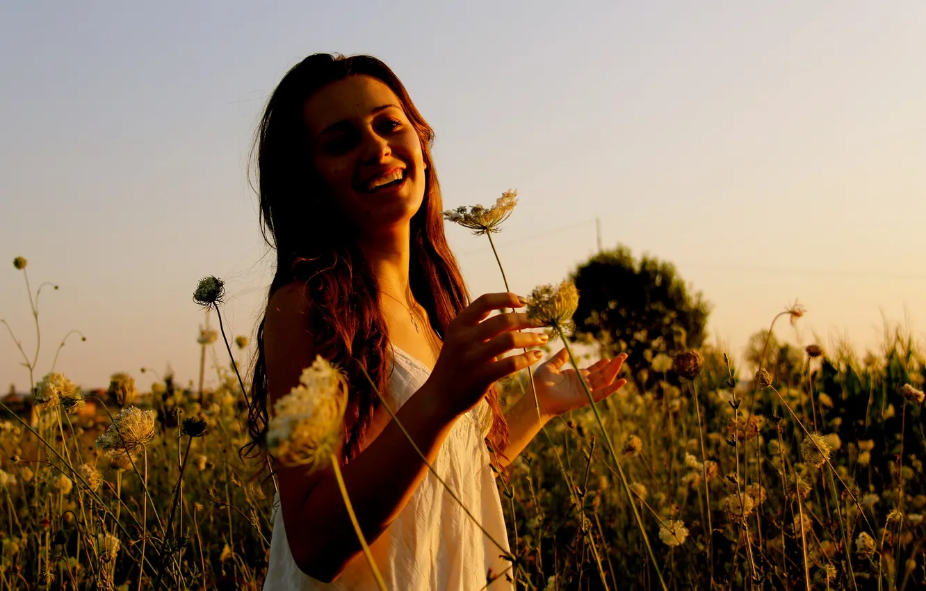 Photo wallpaper girl, light, flowers