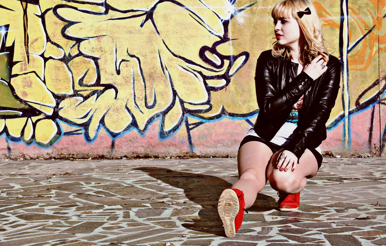 Photo wallpaper girl, graffiti, blonde, girl, graffiti, blonde, leather jacket, leather jacket