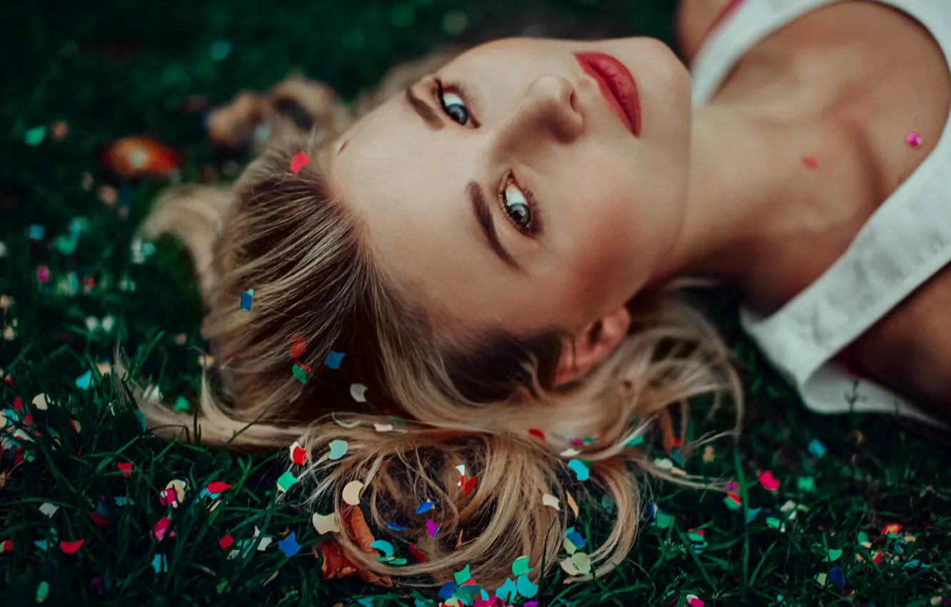 Wallpaper look, blonde, blue eyes, confetti, Johanna Kleen images for ...