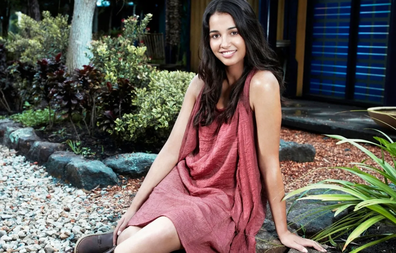 Photo wallpaper brunette, actress, Naomi Scott