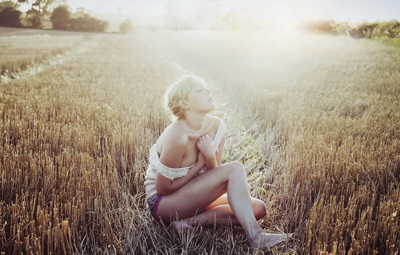 Photo wallpaper field, girl, light