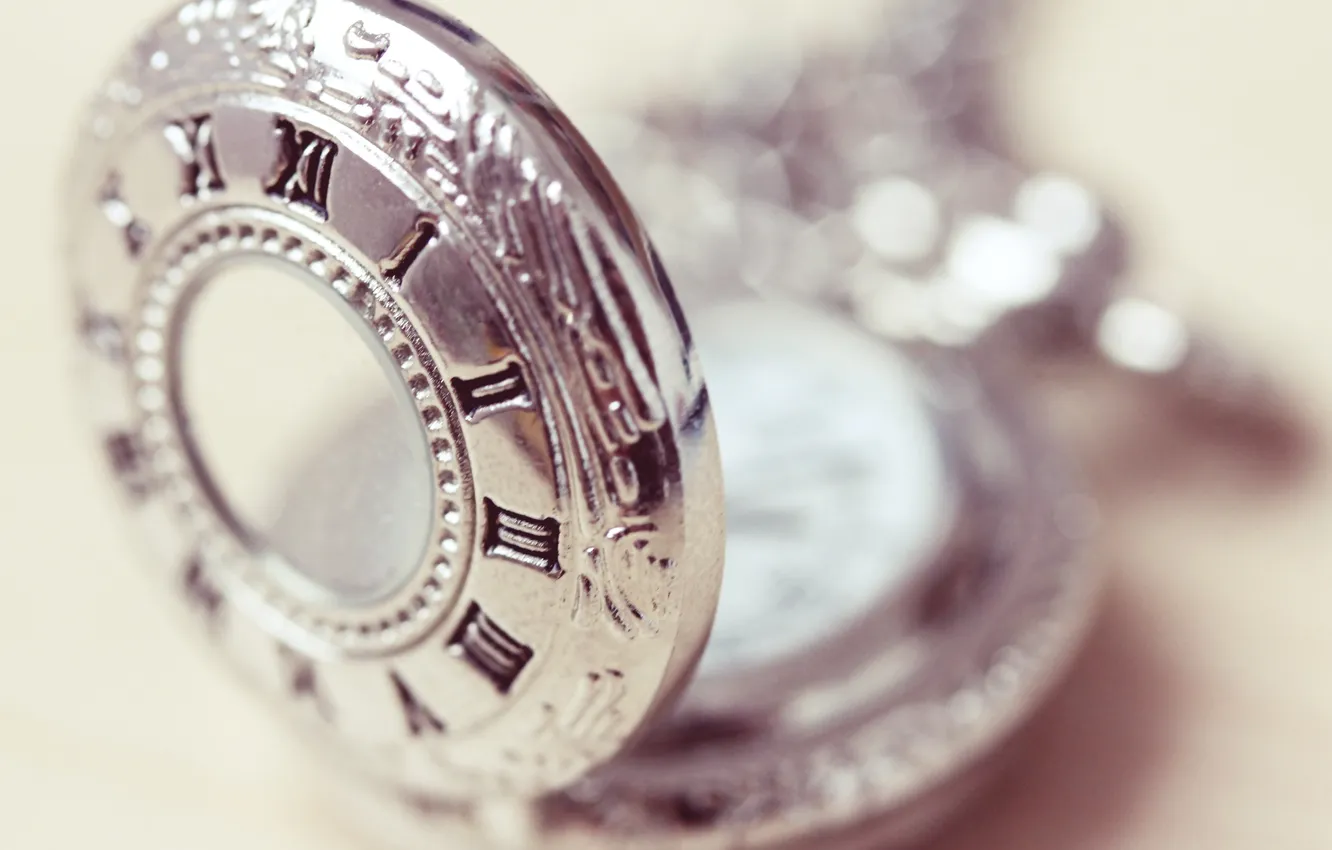 Photo wallpaper macro, watch, figures