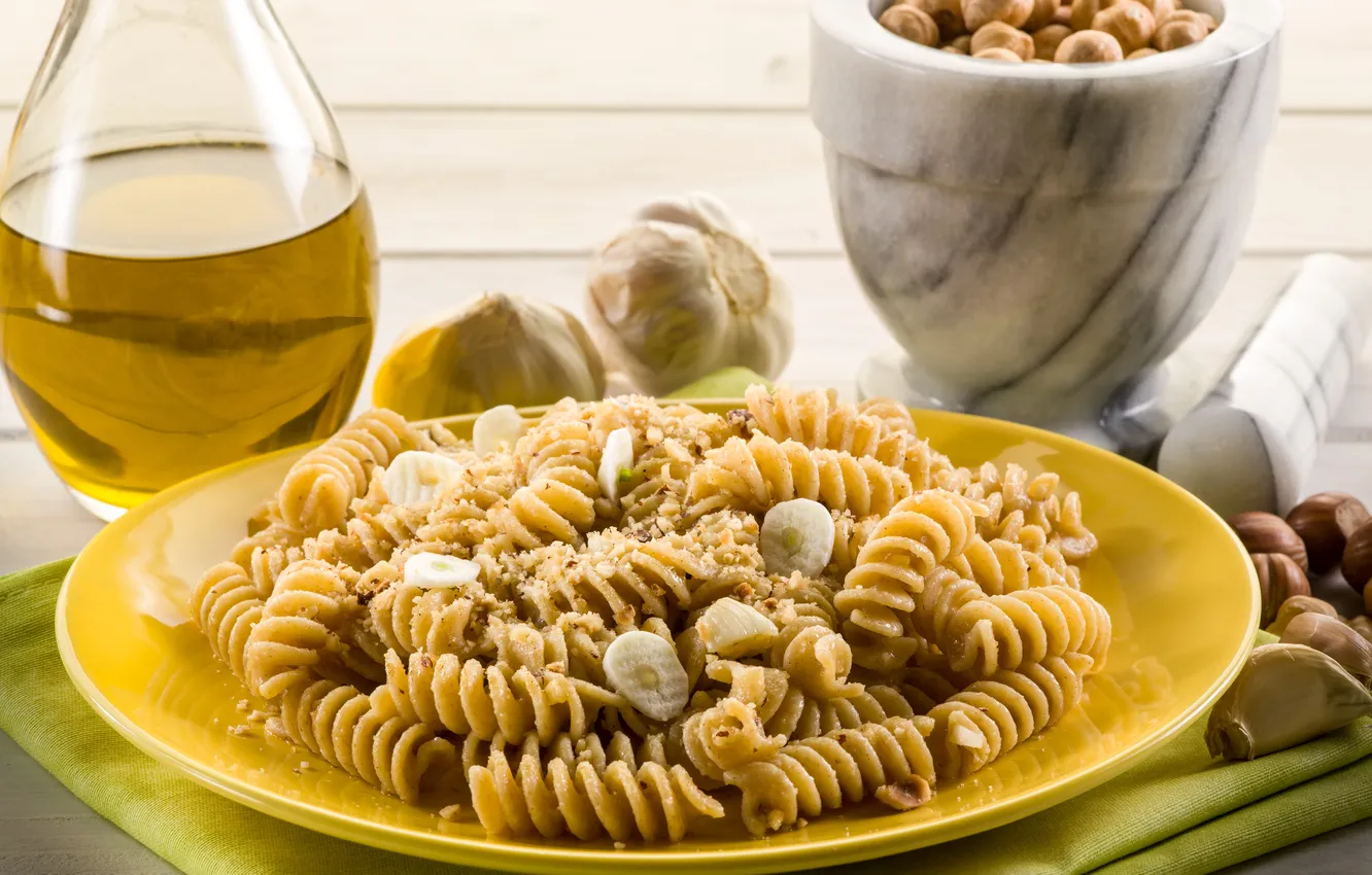 Photo wallpaper plate, nuts, napkin, garlic, pasta
