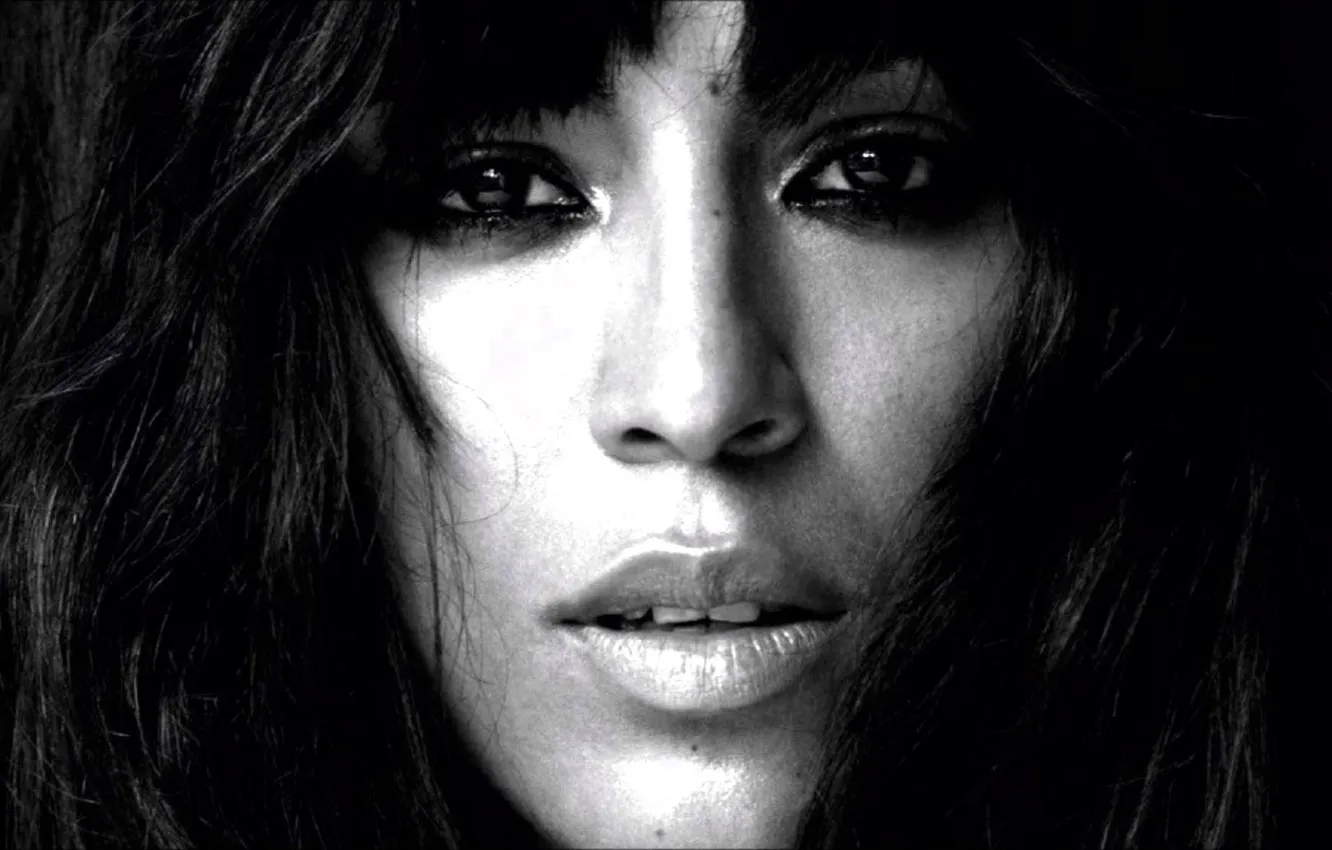 Loreen refusing me. Loreen refusing me