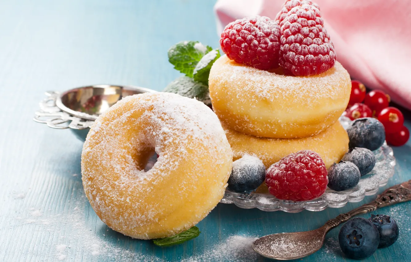 Photo wallpaper berries, donuts, powdered sugar, Iryna Melnyk