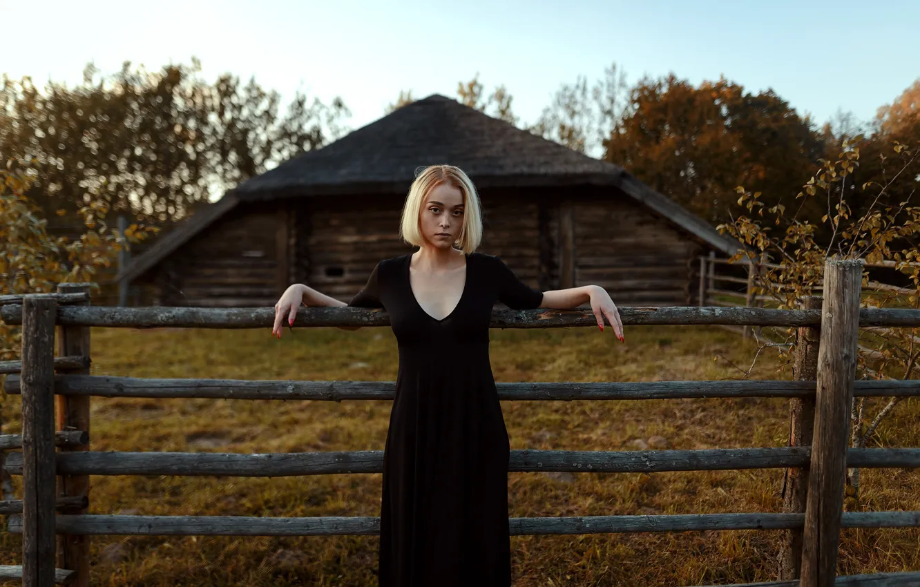 Photo wallpaper chest, dress, the barn, freckles, fence, Aleks Five