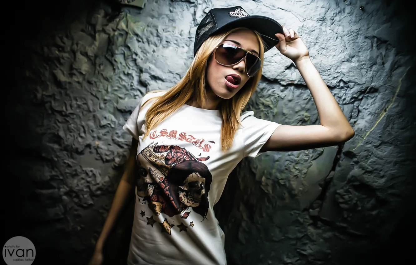 Photo wallpaper girl, wall, glasses, cap, t-shirt, COSMOSTARS