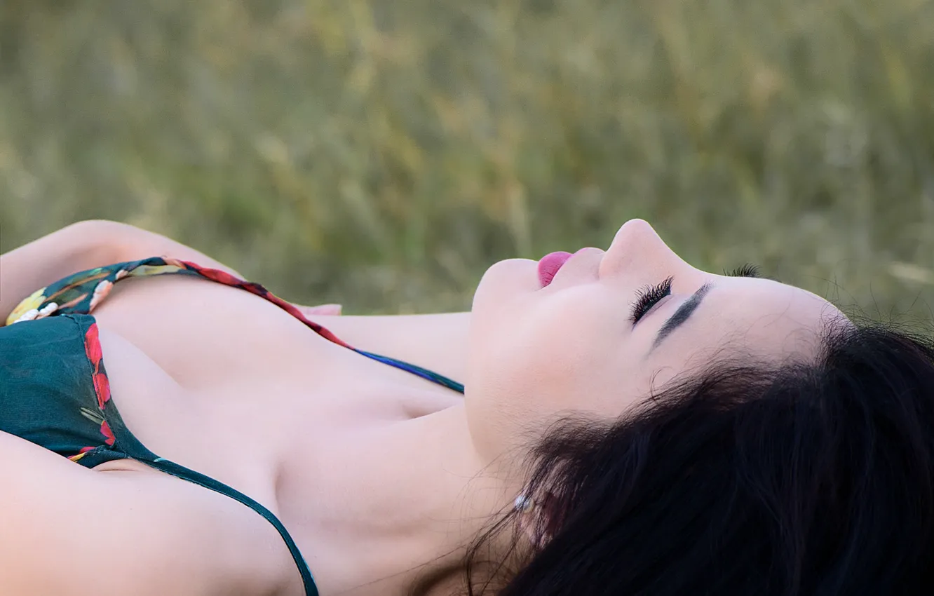 Photo wallpaper girl, face, lies, summer