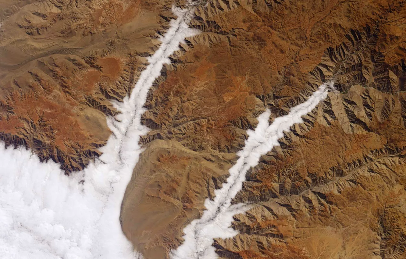 Photo wallpaper clouds, mountains, river, Peru