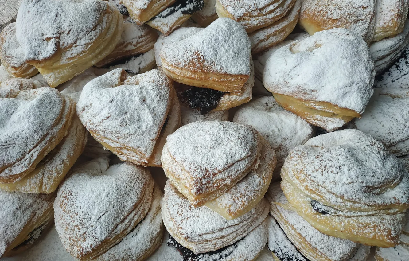 Photo wallpaper sugar powder, plum jam, scone