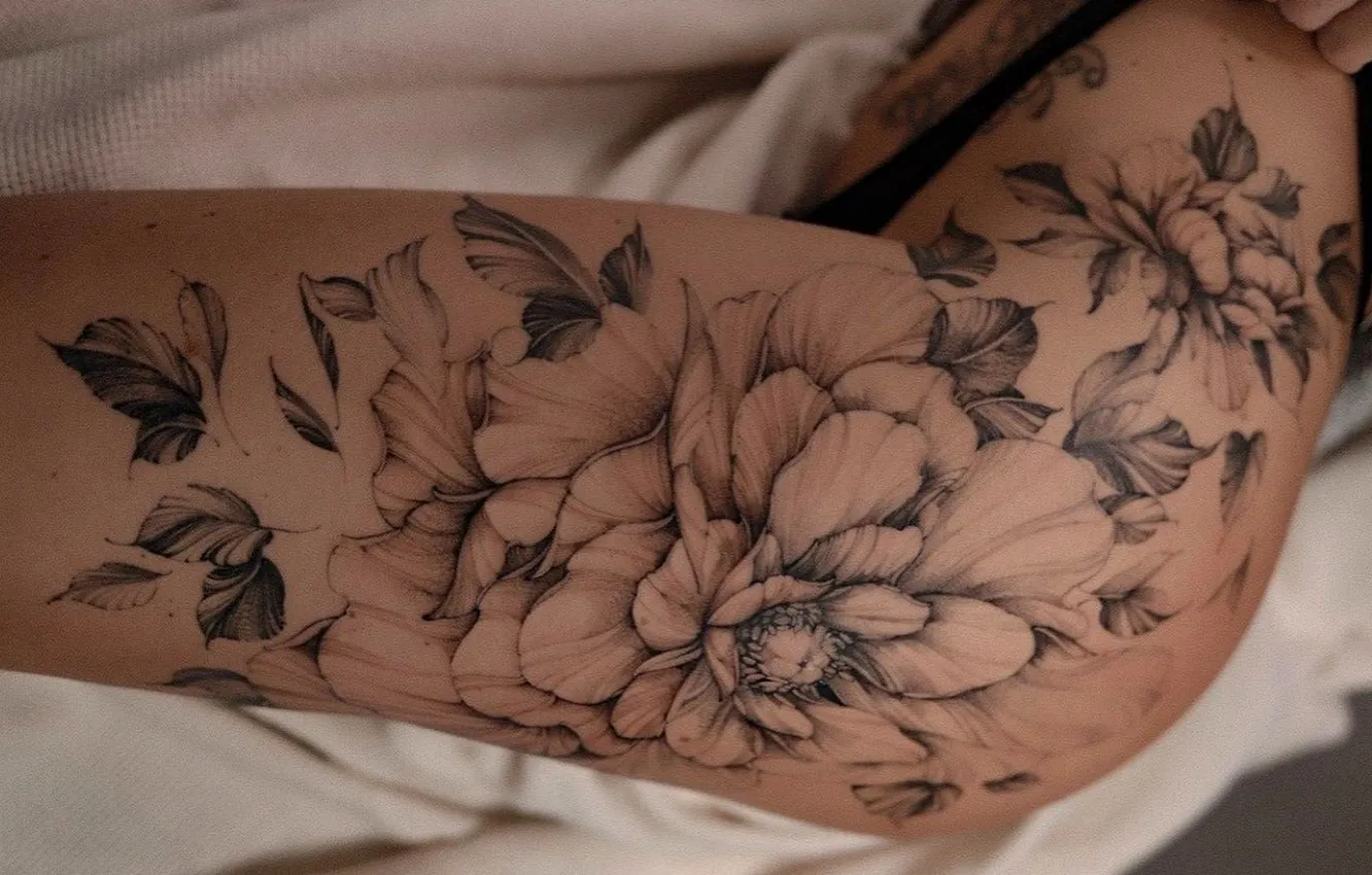 Photo wallpaper girl, tattoo, hip tattoo